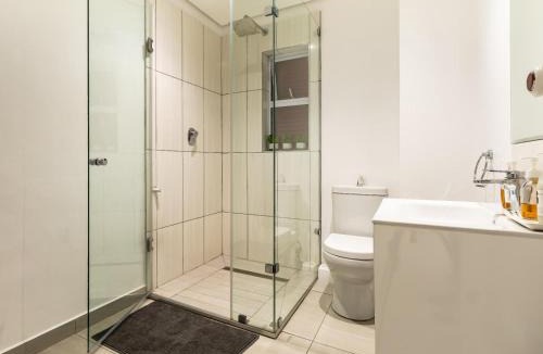 Shaka's Rock Apartment | Beachfront Apartments Shakas Rock - Skiathos, Pool, Ocean Views