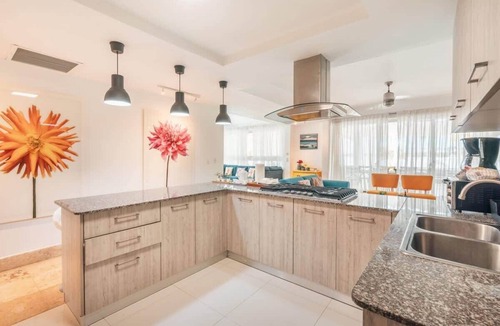 El Soco Apartment | Beachfront Apt with Stunning Caribbean Views