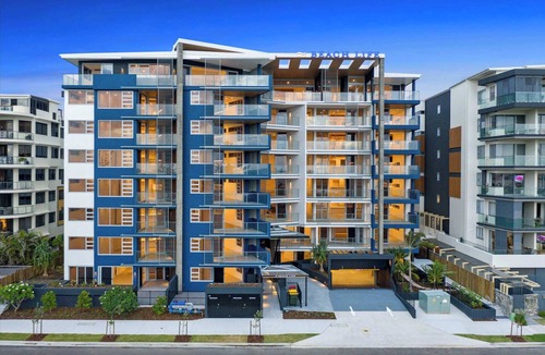 Alexandra Headland Apartment | Beachfront Escape at Beach Life with Ocean Views