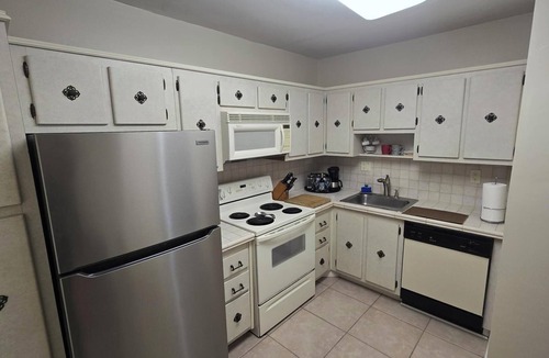 Hollywood South Central Beach Condo | Beachfront Available now or tomorrow Property right on the beach Garage Parking