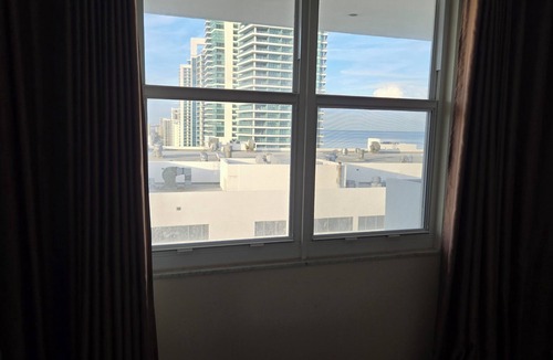 Hollywood South Central Beach Condo | Beachfront Available now or tomorrow Property right on the beach Garage Parking