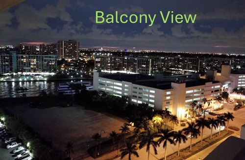 Hollywood South Central Beach Condo | Beachfront Available now or tomorrow Property right on the beach Garage Parking