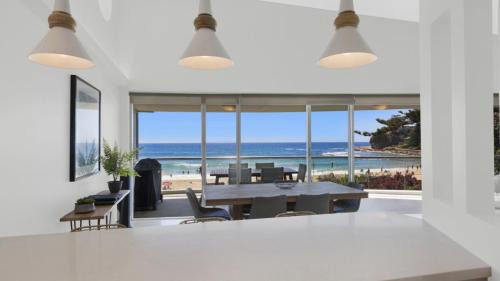 Avoca Beach House | Beachfront Avoca Beach - Soundwaves 2