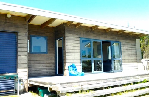Rings Beach Cottage | Beachfront Bach - Rings Beach Bach