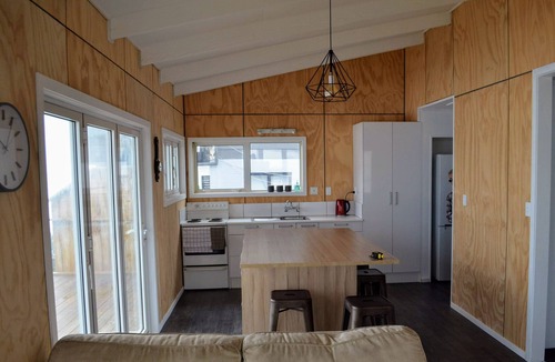 Pukehina House | Beachfront Bach with Amazing Views