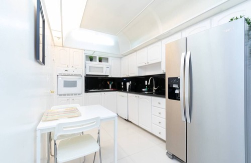 Highland Garden Condo | Beachfront | Balcony + Pool | 6 adults + kids