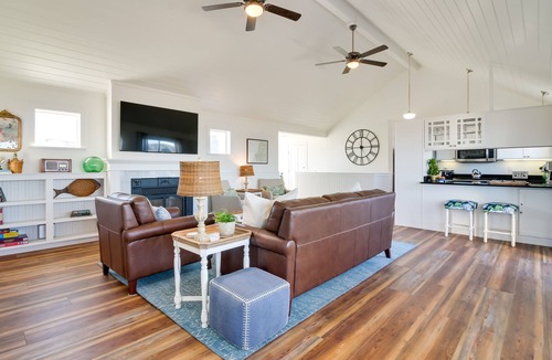 Bandon House | Beachfront Bandon Vacation Rental w/Ocean View!