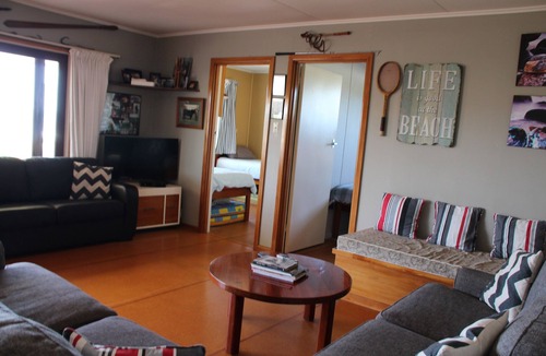 Waimarama House | Beachfront beauty