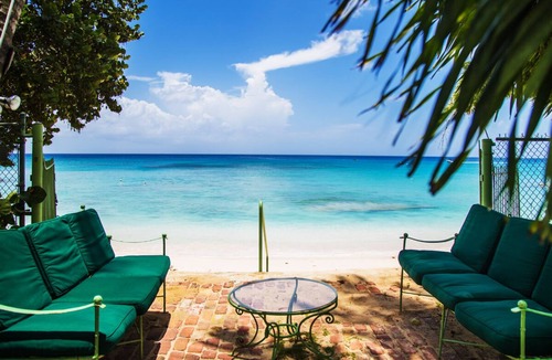 Little Battaleys Villa | Beachfront Bliss Getaway with Pool - Nelson Gay