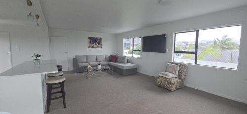 Snells Beach House | Beachfront Bliss