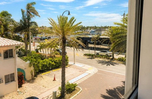 Hollywood Apartment | Beachfront Bliss: Studio with Super Rooftop Pool