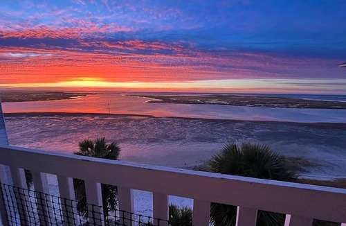 Crawfordville Condo | Beachfront Bliss w/Stunning Views - Kayaks, Beach Gear & Firepit Nights!
