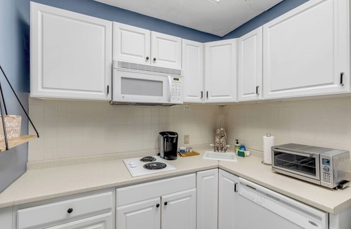 Lenox Park Apartment | Beachfront Bliss in the Heart of Daytona! Directly on the beach. Heated pool.