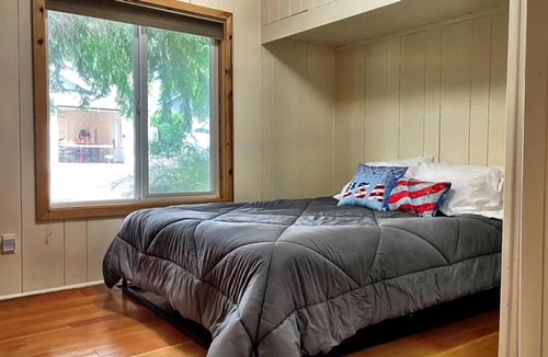 Burley Cottage | Beachfront Bliss: Your Private Escape on Vashon Island