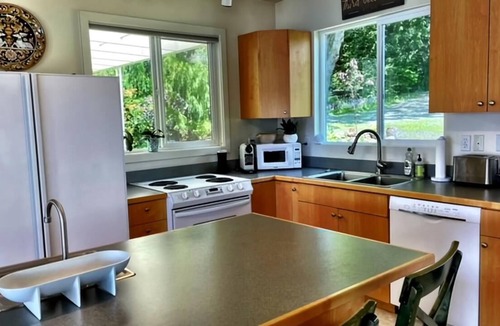 Burley Cottage | Beachfront Bliss: Your Private Escape on Vashon Island