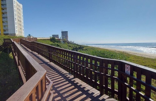 Itajuba Apartment | Beachfront Apartment, Near Beto Carreiro, Swimming Pool, Barbecue, Air Conditioning