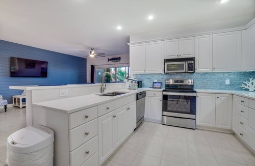 Bradenton Beach Condo | Beachfront - Bradenton Beach Club 226 by SeaBreeze Vacation