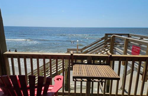 Sneads Ferry House | Beachfront Bungalow 125