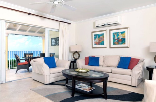 Dover Apartment | Beachfront Condo with Pool - Sapphire 511