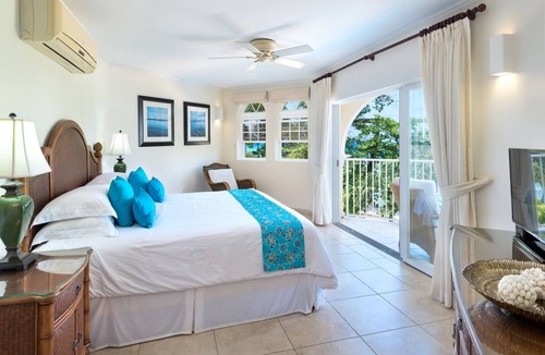 Dover Apartment | Beachfront Condo with Pool - Sapphire 205 (2 bed)