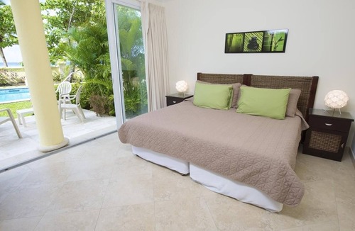 Dover Apartment | Beachfront Condo with Two Pools - Sapphire 103