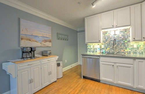 Palmetto Dunes Condo | Beachfront Complex - 3 pools & Tennis - King Bed
