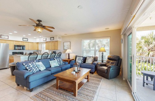 Independence Square Condo | Beachfront corner condo with pool and hot tub easy access to dining