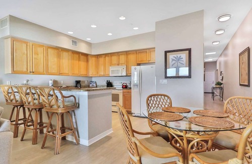 Independence Square Condo | Beachfront condo with pool hot tub and Gulf views from the balcony