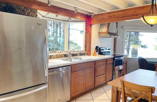 Yachats House | Beachfront Cabin! Private! Ocean Views! Firepit! Shelley Family Cabin