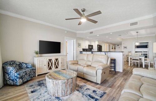 Lower Grand Lagoon Condo | Beachfront condo w/pool & pet-friendly