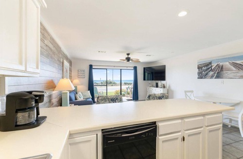 Laguna Beach Condo | Beachfront Condo with Pool, Bunks and Gulf Views