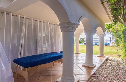 Sosua Villa | Beachfront complex w/sea views on a quiet sandy beach
