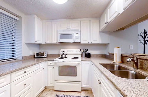Fernandina Beach Condo | Beachfront condo with beach access, balcony, AC, pool & tennis