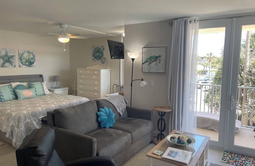 South Island Condo | Beachfront Condo, Steps to Pool & Gulf, Great Views! 1-bedroom, Updated in 2024!