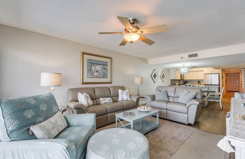 Redington Shores Condo | Beachfront Condo w/Pool in Redington Shores