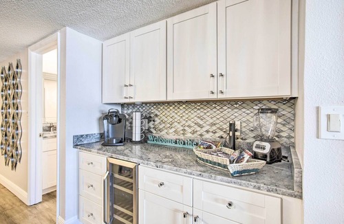 Redington Shores Condo | Beachfront Condo w/Pool in Redington Shores