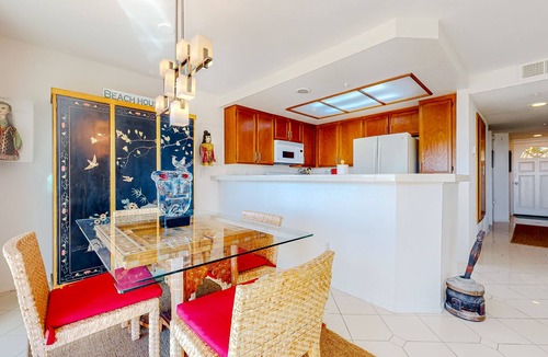 Townsite Condo | Beachfront Condo at the Sea - 30 Night Minimum