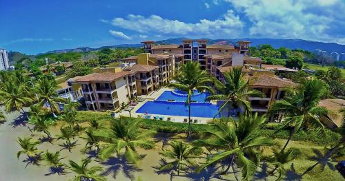 Barrio Los Villalobos Apartment | BEACHFRONT Condo Bahia Encantada L1 Jaco Beach