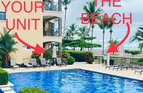 Barrio Los Villalobos Apartment | BEACHFRONT Condo Bahia Encantada L1 Jaco Beach