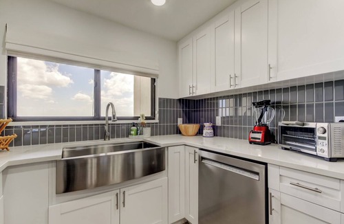 Sand Key Condo | Beachfront Condo - Beautiful, Spacious, Updated - 2 Bedroom/2 Full Bath Condo