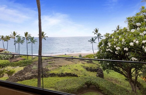 Wailea Condo | Beachfront Condo – Hear the Waves Crash | Makena Surf C207