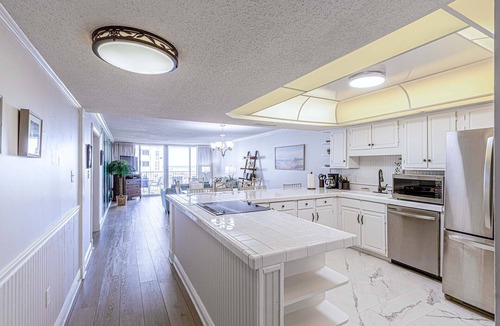 Holiday Isle Condo | Beachfront Condo in the heart of Destin!