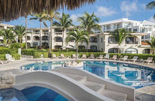 Playacar Fase I Condo | Beachfront condo in Xaman Ha 7018