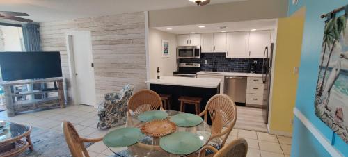 Marathon Apartment | Beachfront Condo on Coco Plum Beach