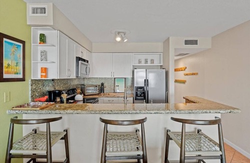 San Jacinto Condo | Beachfront Condo | Pool + Hot Tub | Near Seawall