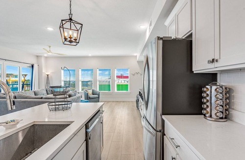 Mexico Beach Condo | Beachfront Condo Rooftop Pool Sleeps 8