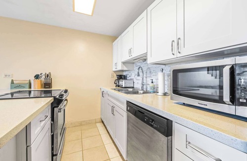 Punaluu Condo | Beachfront Condo Steps to Beach & Pool
