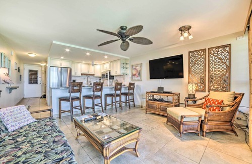 Honokowai Condo | Beachfront Condo: Sunset Views & Pool Access!