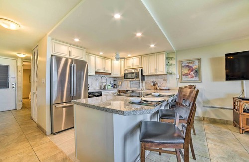 Honokowai Condo | Beachfront Condo: Sunset Views & Pool Access!