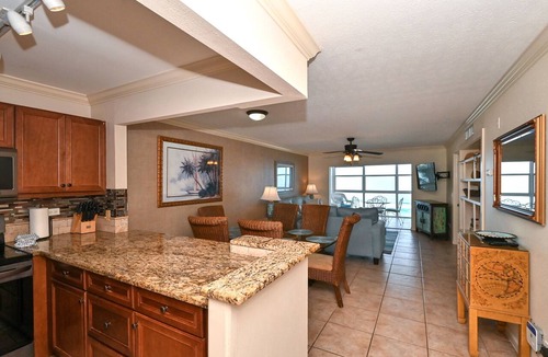 Siesta Key Condo | BEACHFRONT CONDO - THREE BEDROOM - HEATED POOL - FREE BOAT DOCKS - RENOVATED